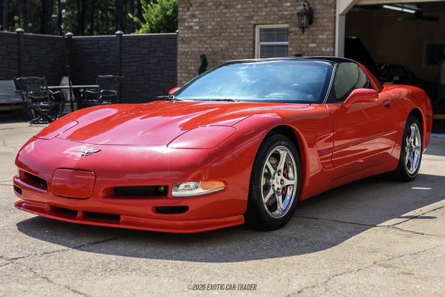 Used 2003 Chevrolet Corvette Coupe w/ Preferred Equipment Group RWD image 13
