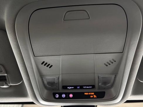 Used 2023 Chevrolet Equinox LT w/ Driver Convenience Package AWD/4WD image 25