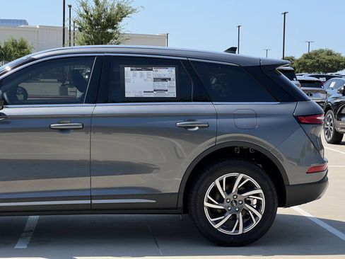 New 2025 Lincoln Corsair FWD image 6