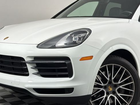 Used 2019 Porsche Cayenne S image 11