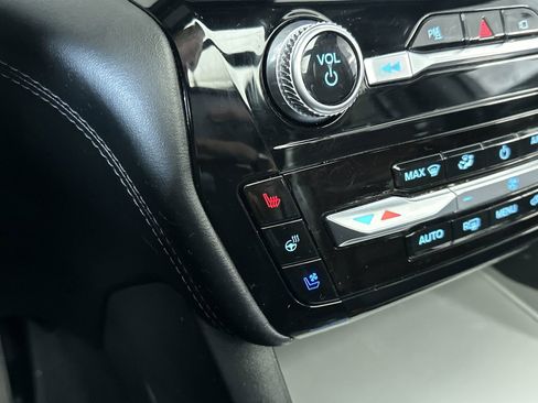 Used 2023 Ford Explorer Platinum w/ Technology Package image 21