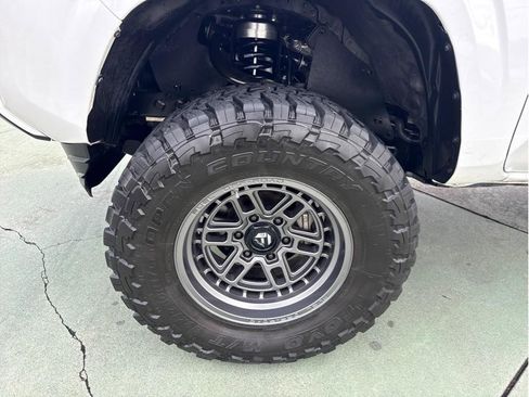 Used 2022 Toyota Tacoma SR AWD/4WD image 9