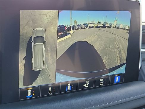 Certified 2022 Chevrolet Tahoe Z71 w/ Luxury Package image 14