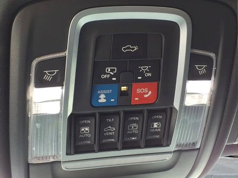Used 2019 RAM 1500 Limited AWD/4WD image 24