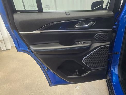 Used 2023 Jeep Grand Cherokee Trailhawk w/ Luxury Tech Group III image 14