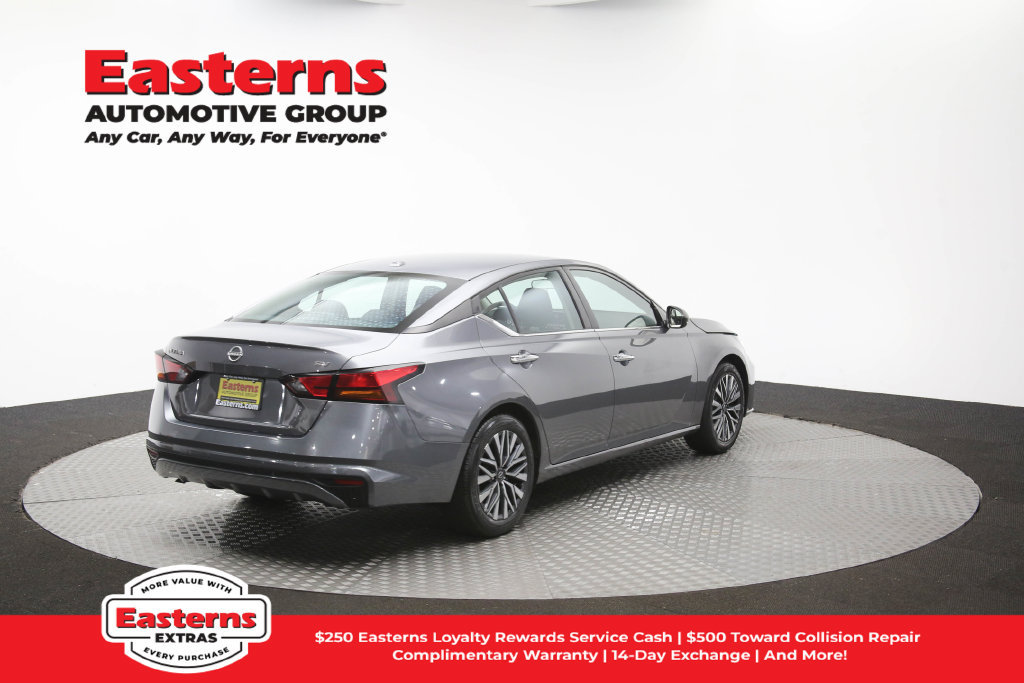 Used 2024 Nissan Altima 2.5 SV FWD image 43