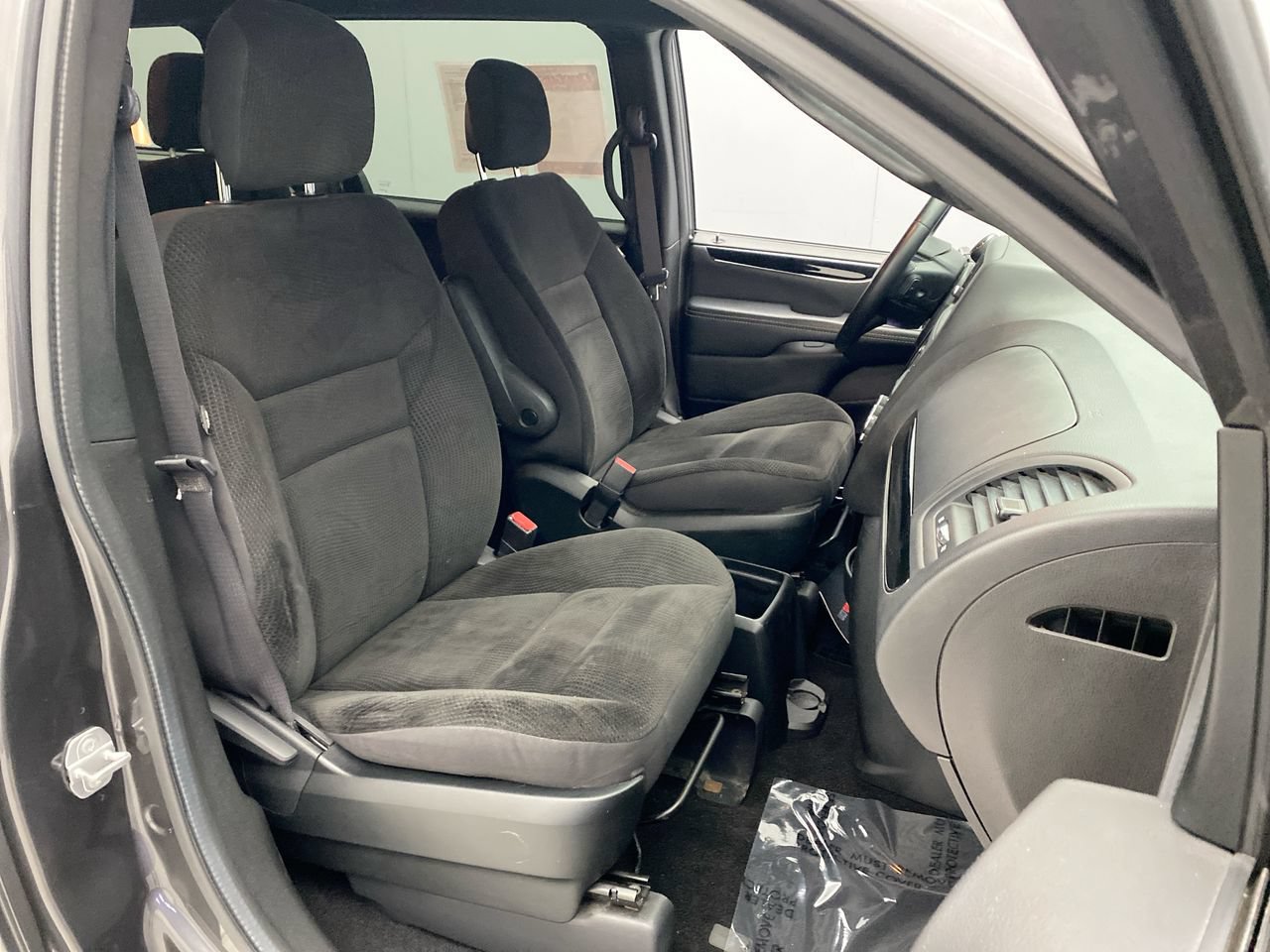 Used 2017 Dodge Grand Caravan SE FWD image 21