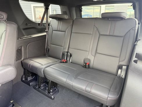 Used 2025 Chevrolet Suburban RST w/ Comfort Package AWD/4WD image 39