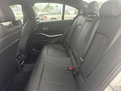 Used 2025 BMW 330i Sedan image 9
