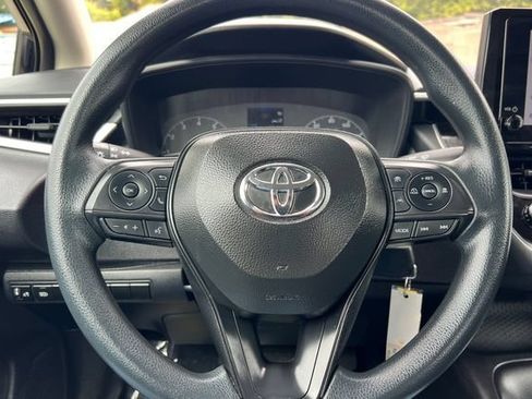 Used 2025 Toyota Corolla LE FWD image 26