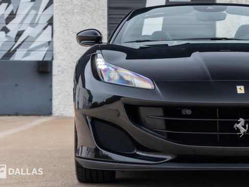 Used 2020 Ferrari Portofino RWD image 4