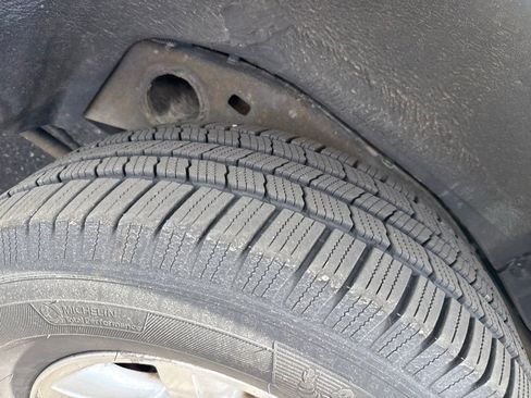 Used 2007 Toyota Sequoia SR5 AWD/4WD image 15