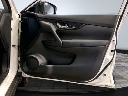 Used 2020 Nissan Rogue SL image 27