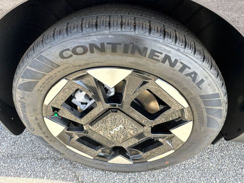 New 2026 Kia Carnival EX image 16