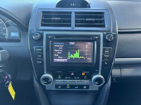 Used 2014 Toyota Camry SE FWD image 19
