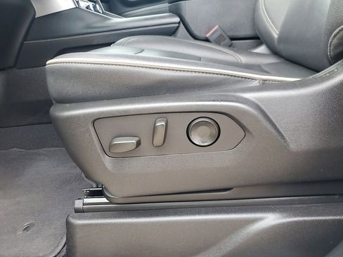 Used 2023 Chevrolet Suburban Premier RWD image 17