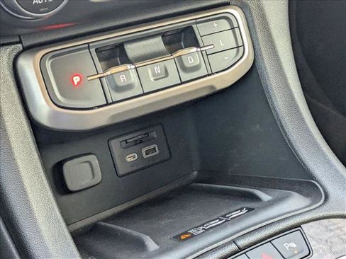 Used 2023 GMC Acadia Denali image 12