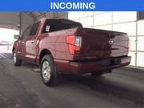 Used 2018 Nissan Titan SV w/ SV Convenience Package RWD image 8