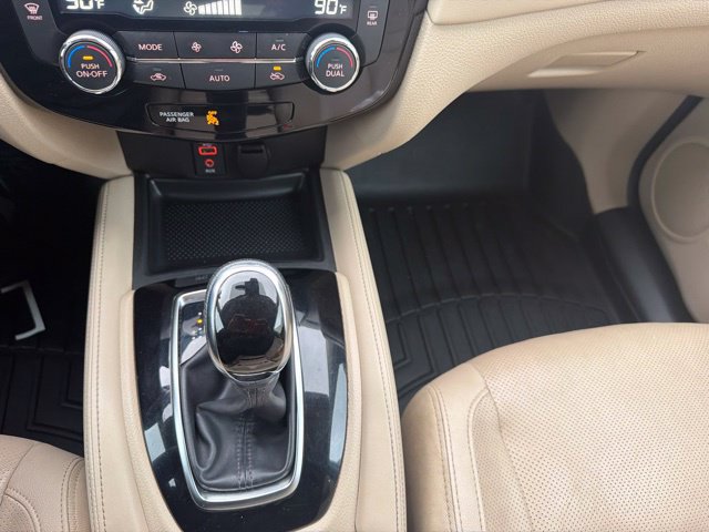 Used 2017 Nissan Rogue SL w/ SL Premium Package AWD/4WD image 25