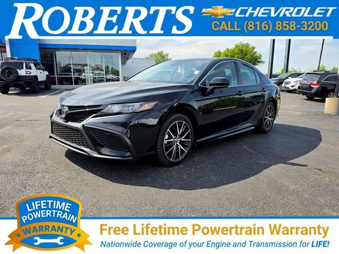 Used 2021 Toyota Camry SE FWD image 1