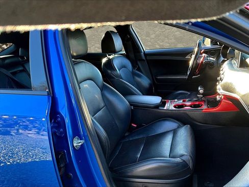 Used 2021 Kia Stinger GT1 image 7