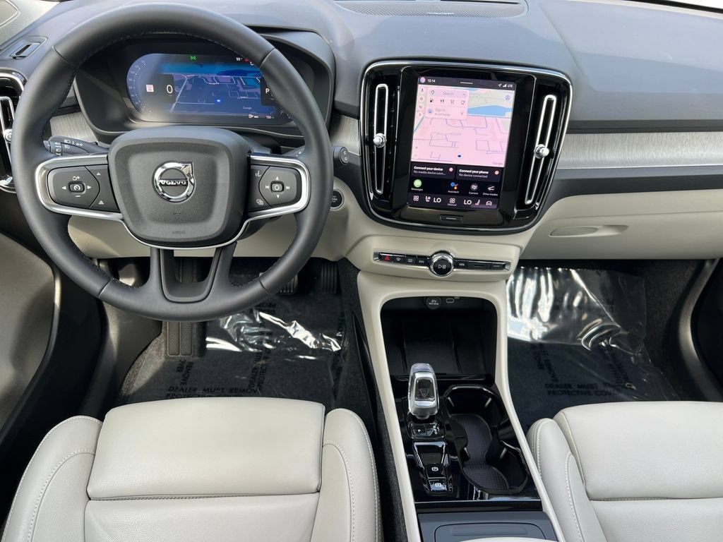 Used 2025 Volvo XC40 B5 Ultra AWD/4WD image 5
