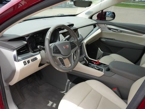 Used 2021 Cadillac XT5 Premium Luxury FWD image 10