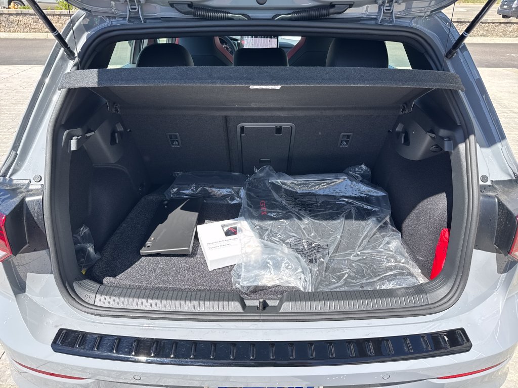 New 2026 Volkswagen GTI SE FWD image 57