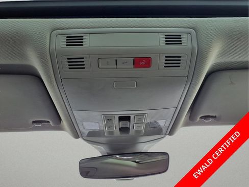Used 2024 Volkswagen Jetta SE FWD image 24