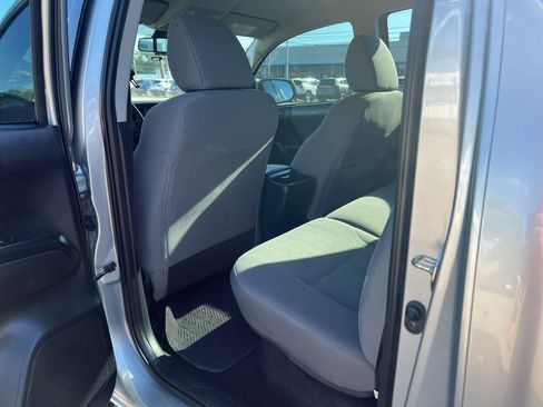 Used 2018 Toyota Tacoma SR w/ SR Convenience Package RWD image 10