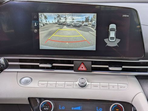 Used 2023 Hyundai Elantra Limited image 24