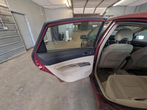 Used 2005 Toyota Prius w/ Pkg 6 FWD image 22