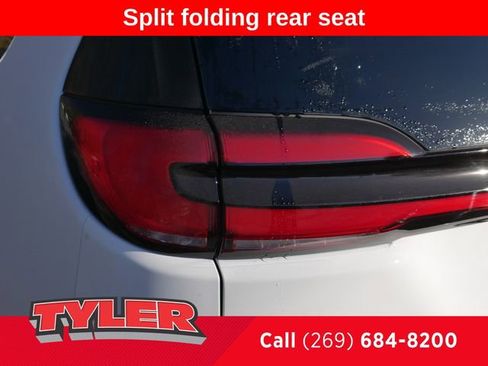 New 2026 Chrysler Pacifica Select image 13