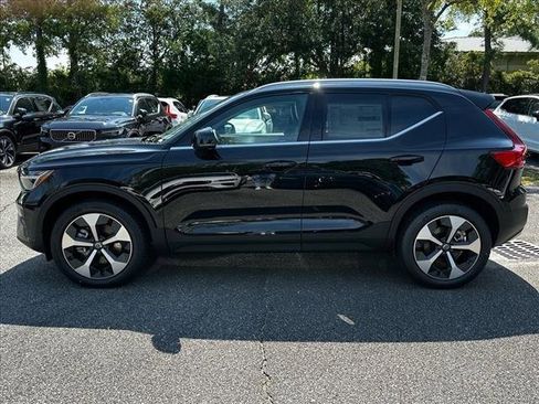 New 2025 Volvo XC40 B5 Core w/ Protection Package Premier image 19