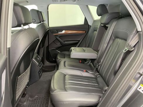 Used 2023 Audi Q5 2.0T Premium w/ Convenience Package image 19