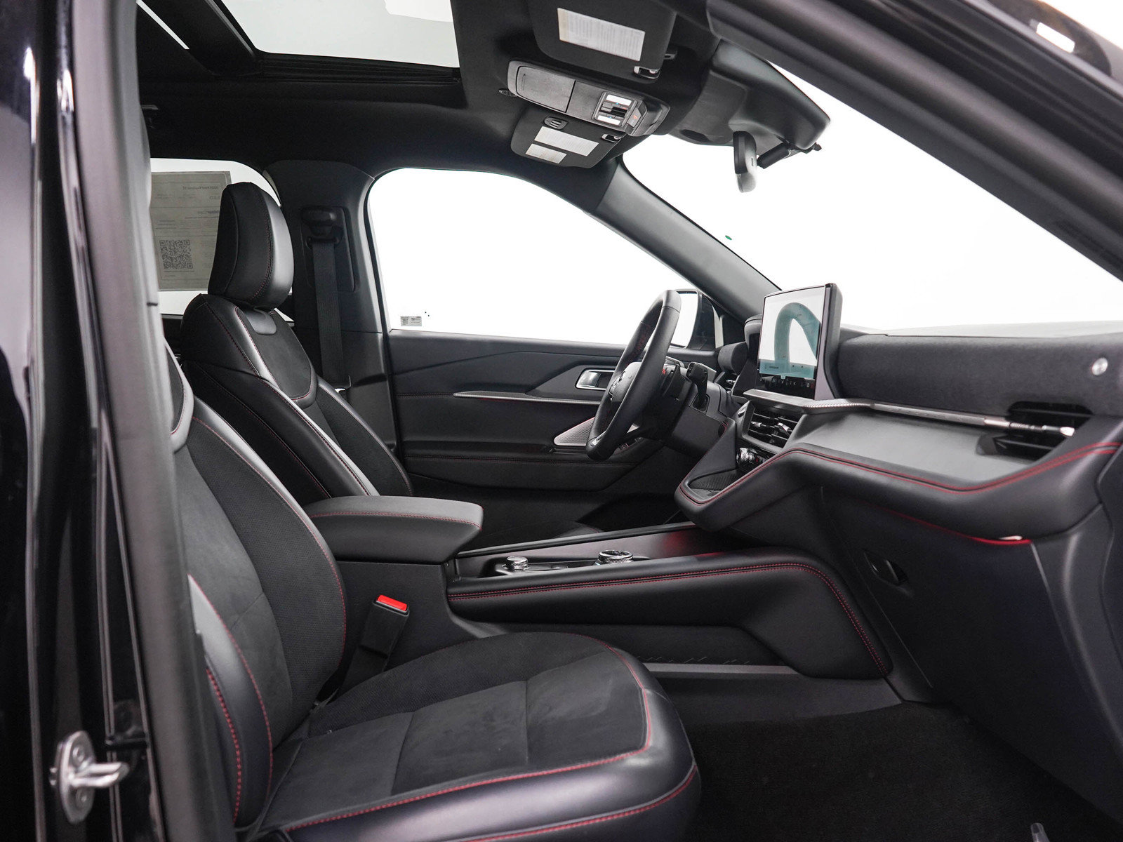 Used 2025 Ford Explorer ST AWD/4WD image 13