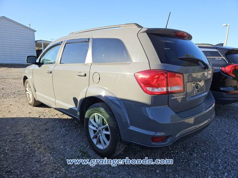 Used 2019 Dodge Journey SE image 10