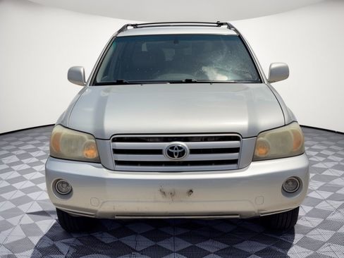 Used 2004 Toyota Highlander Limited w/ Towing Prep Pkg FWD image 6