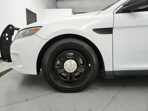 Used 2018 Ford Taurus Police Interceptor AWD image 25