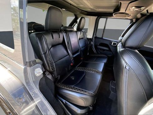 Used 2023 Jeep Wrangler Unlimited Sahara AWD/4WD image 24