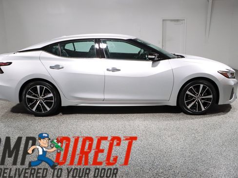 Used 2022 Nissan Maxima SV w/ Floor Mat Group FWD image 6