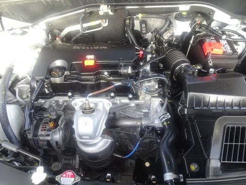 Certified 2025 Honda HR-V LX image 13