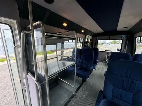 Used 2011 Ford E-450 and Econoline 450 Super Duty w/ Shuttle Bus Prep Pkg image 13