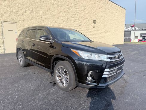 Used 2019 Toyota Highlander XLE AWD/4WD image 8