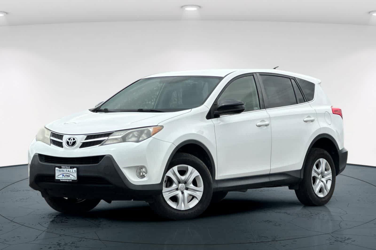 Used 2015 Toyota RAV4 LE FWD image 1