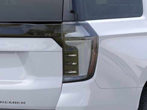 New 2026 Chevrolet Suburban Premier image 11