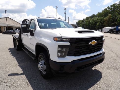 Used 2024 Chevrolet Silverado 3500 W/T w/ Snow Plow Prep Package AWD/4WD image 11