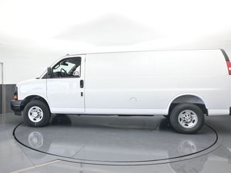 New 2025 Chevrolet Express 3500 Extended w/ Driver Convenience Package video 3