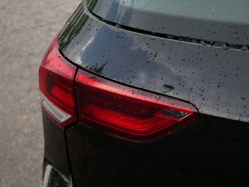 Certified 2022 Volkswagen GTI SE FWD image 17