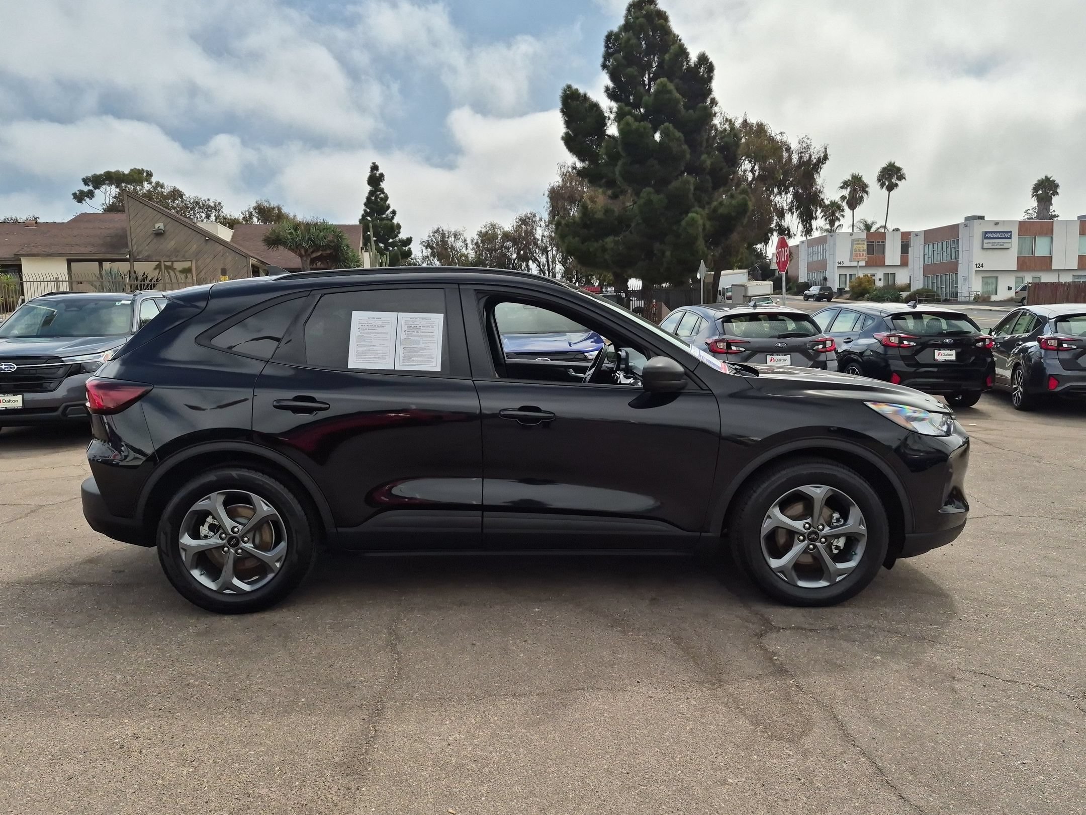 Used 2025 Ford Escape ST-Line FWD image 5